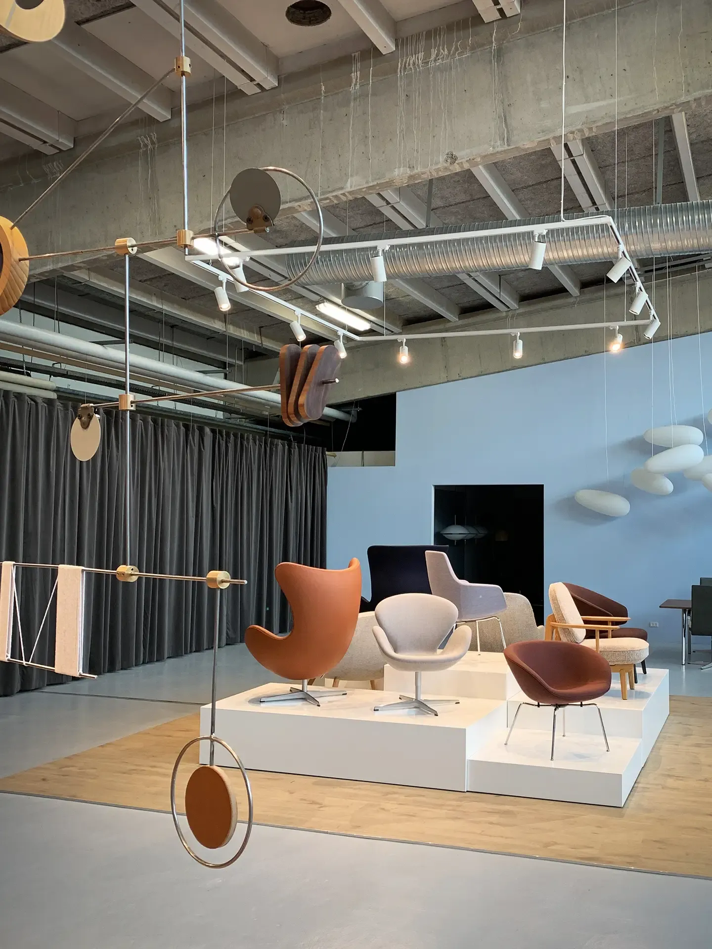 Fritz Hansen Showroom danish design icons chairs, Egg and Swan
